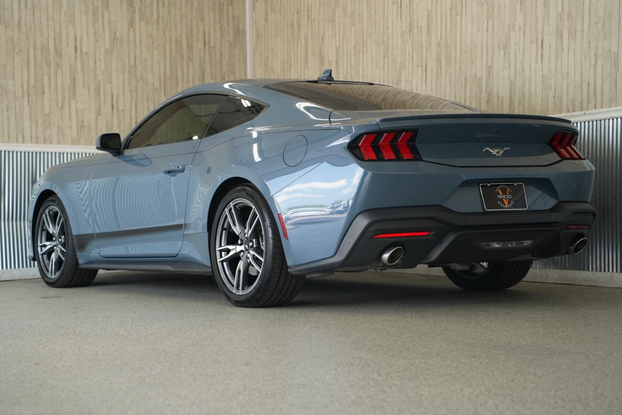 Ford Mustang EcoBoost Fastback 2025