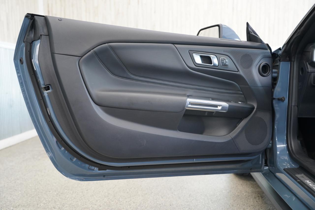 Ford Mustang EcoBoost Fastback 2025