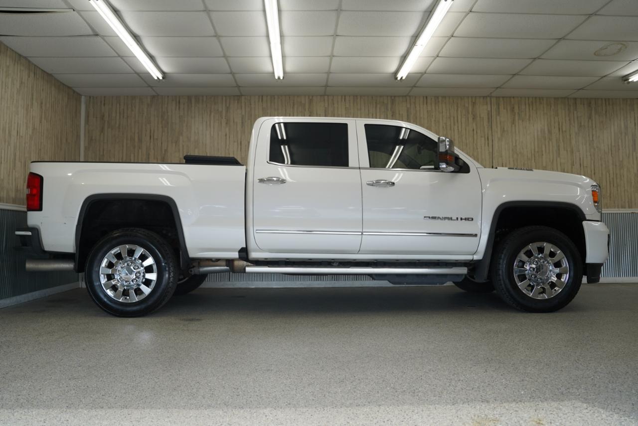 GMC Sierra 2500HD 4WD Crew Cab 153.7" Denali 2019