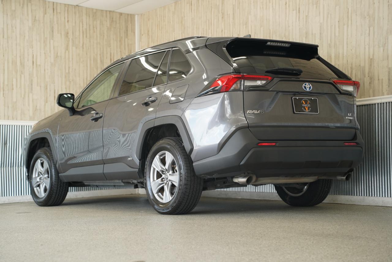 Toyota RAV4 Hybrid LE AWD (Natl) 2022