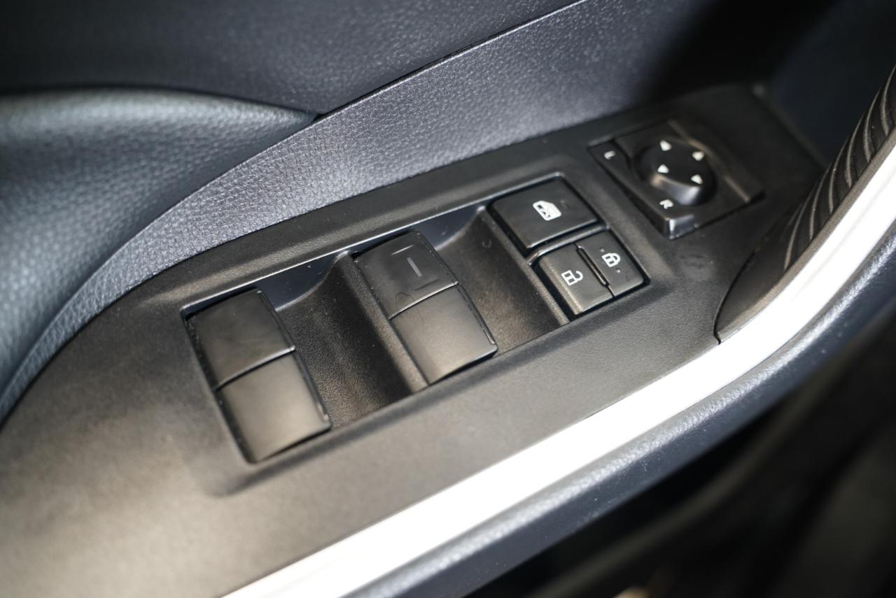 Toyota RAV4 Hybrid LE AWD (Natl) 2022