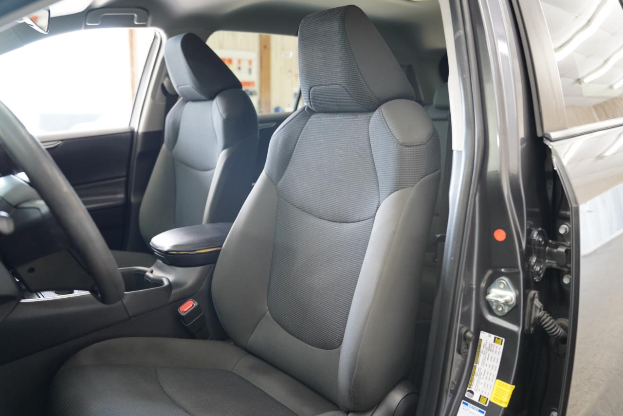 Toyota RAV4 Hybrid LE AWD (Natl) 2022