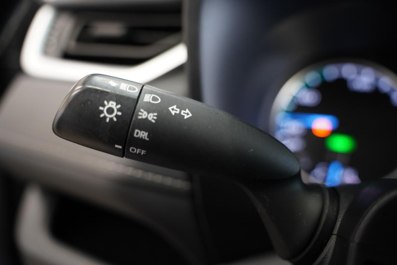 Toyota RAV4 Hybrid LE AWD (Natl) 2022
