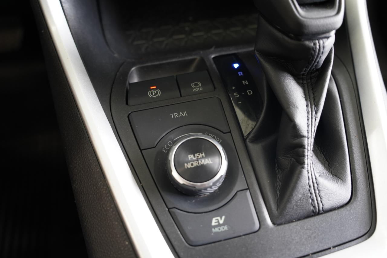 Toyota RAV4 Hybrid LE AWD (Natl) 2022