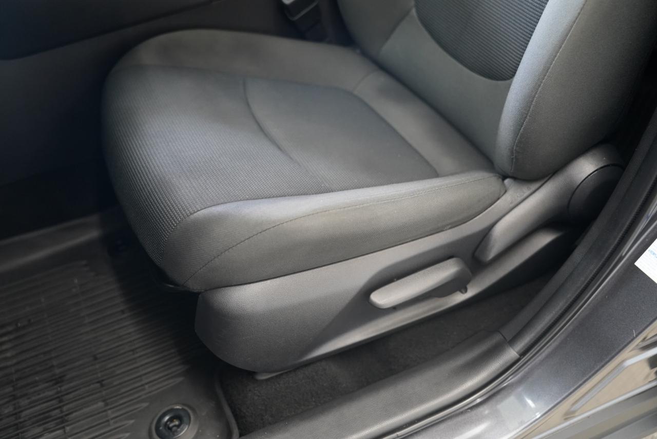 Toyota RAV4 Hybrid LE AWD (Natl) 2022