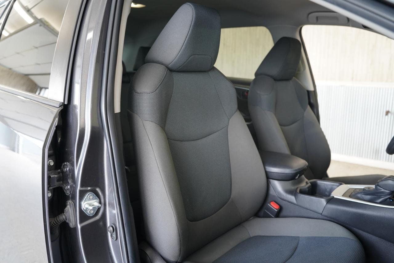 Toyota RAV4 Hybrid LE AWD (Natl) 2022