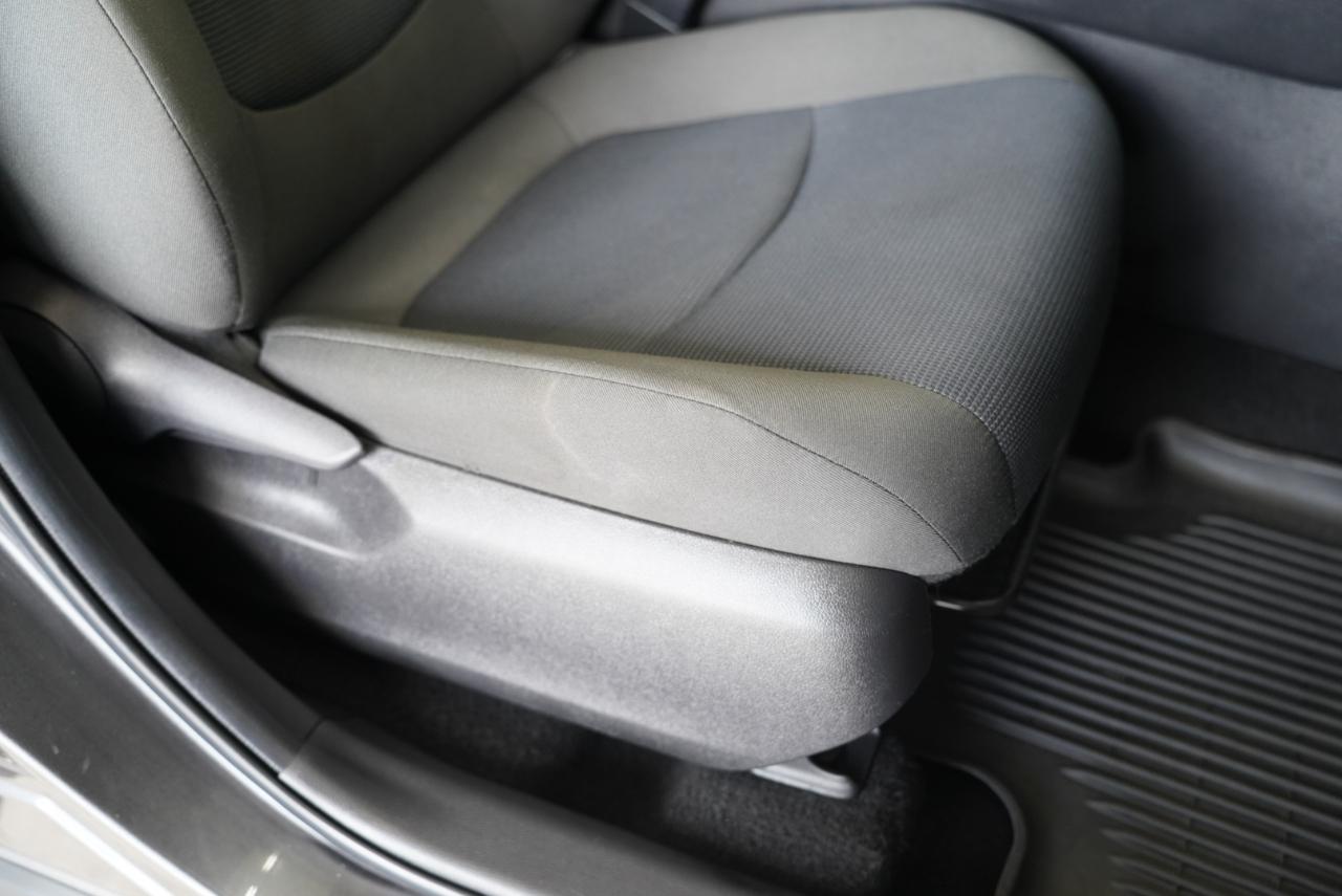 Toyota RAV4 Hybrid LE AWD (Natl) 2022