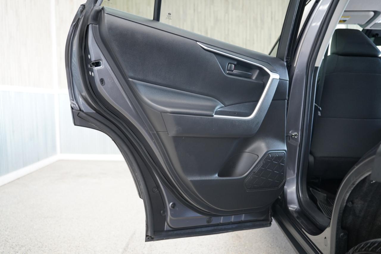 Toyota RAV4 Hybrid LE AWD (Natl) 2022