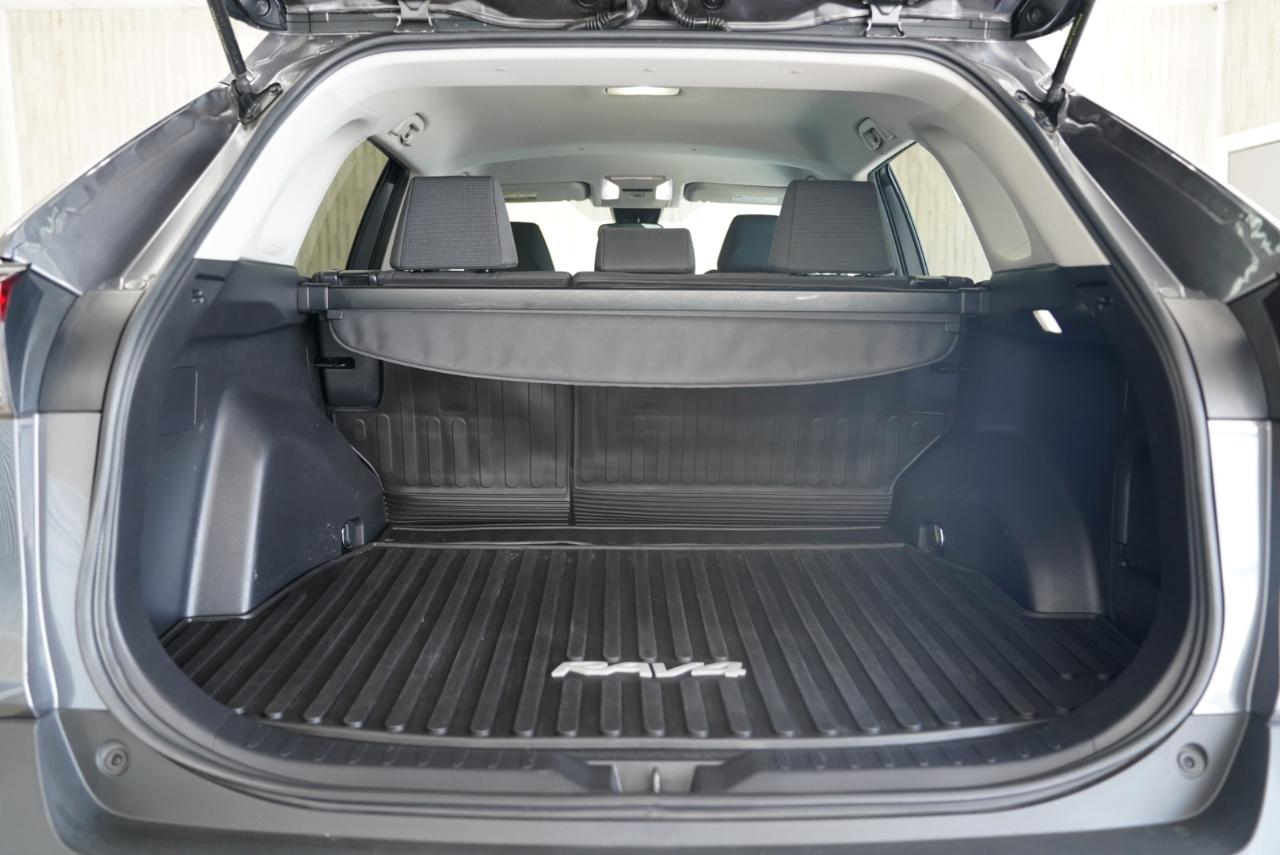 Toyota RAV4 Hybrid LE AWD (Natl) 2022