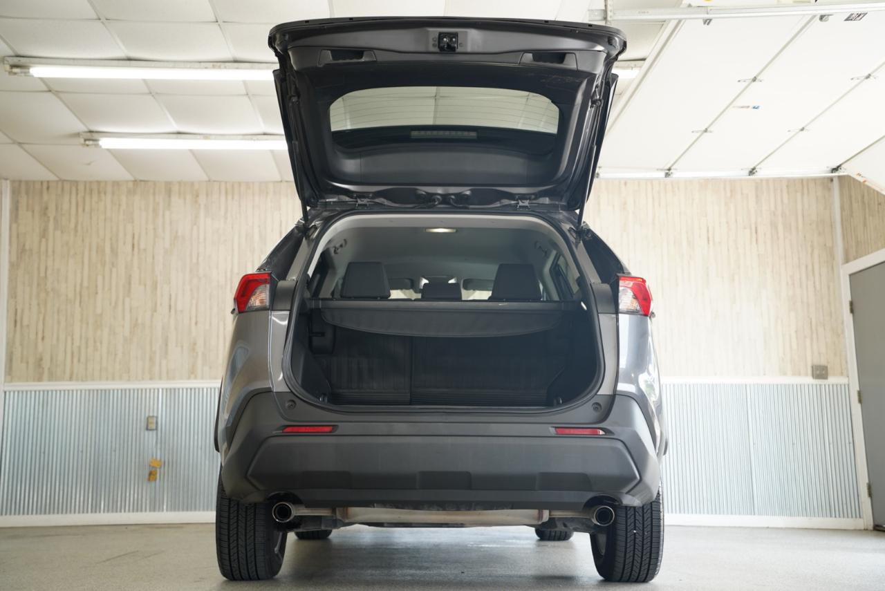 Toyota RAV4 Hybrid LE AWD (Natl) 2022