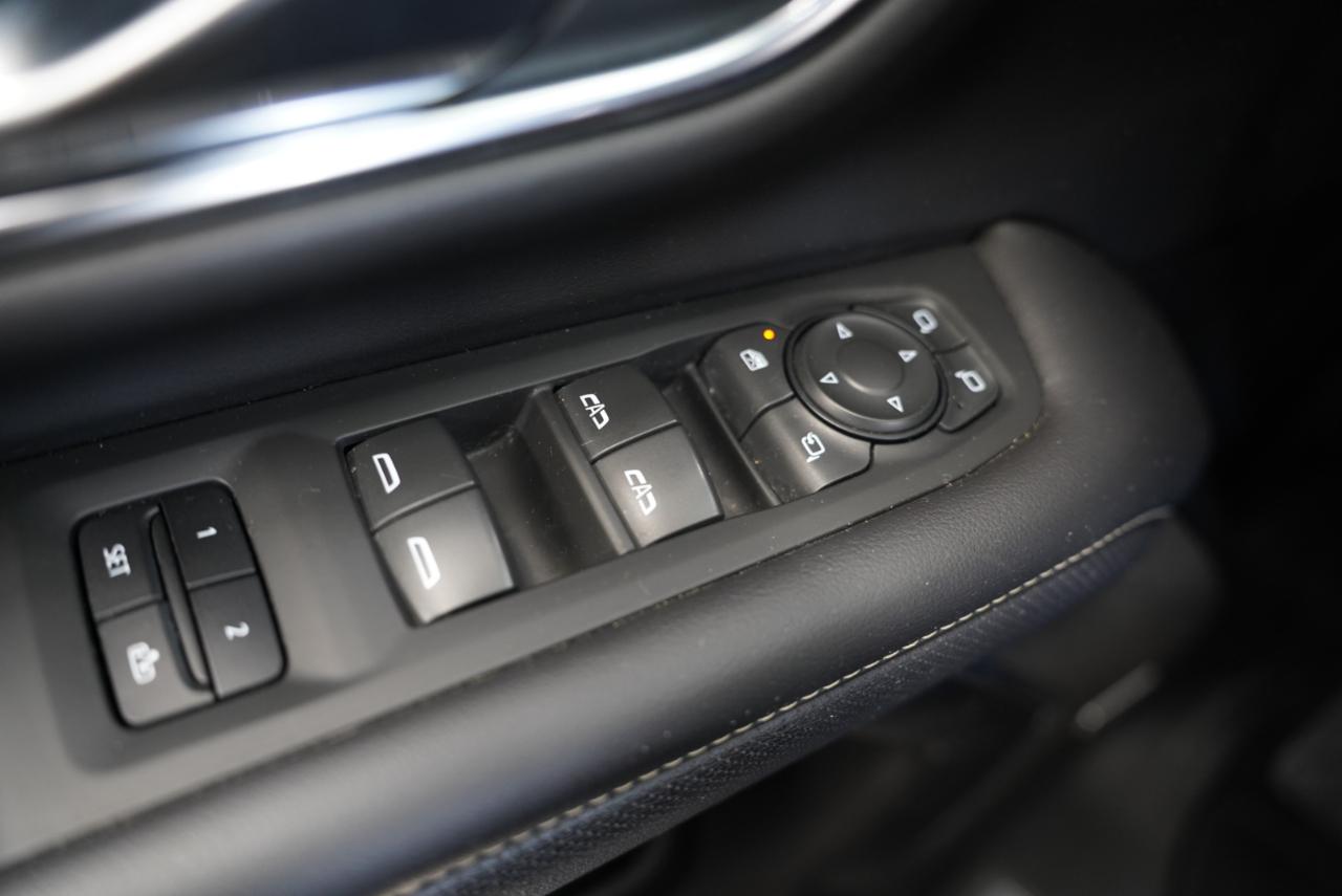 GMC Yukon 4WD 4dr SLT 2021