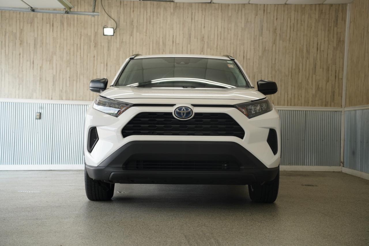 Toyota RAV4 Hybrid LE AWD (Natl) 2021
