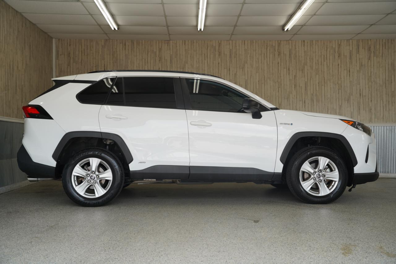 Toyota RAV4 Hybrid LE AWD (Natl) 2021
