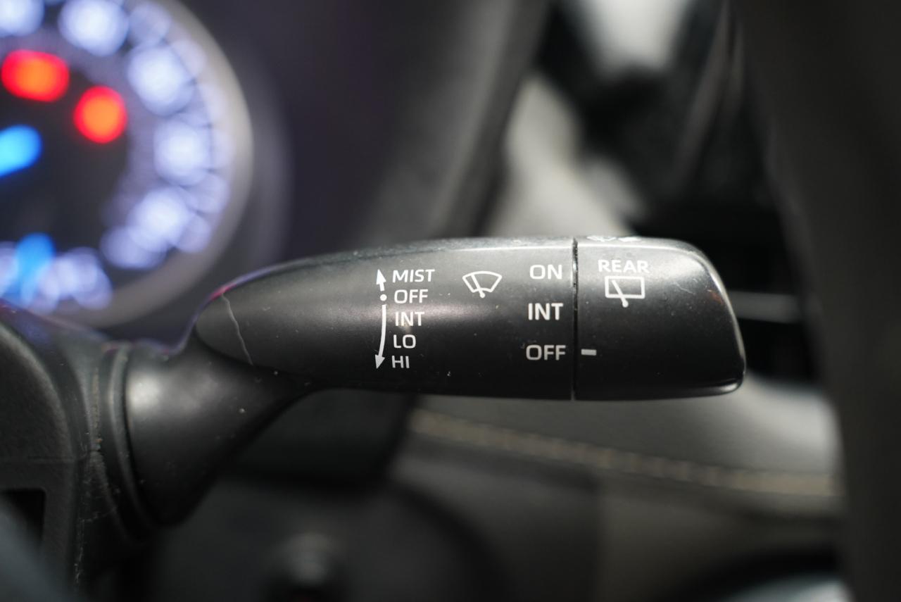 Toyota RAV4 Hybrid LE AWD (Natl) 2021