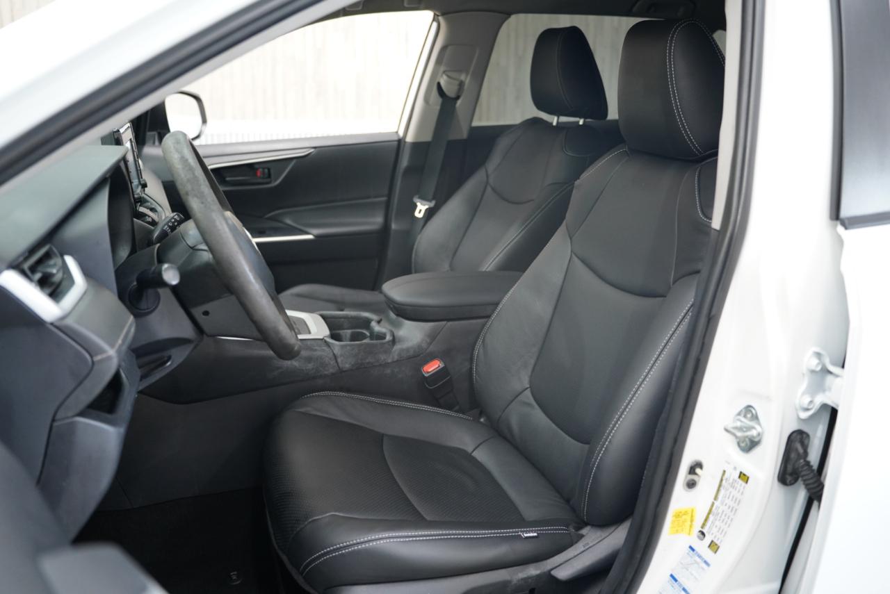 Toyota RAV4 Hybrid LE AWD (Natl) 2021
