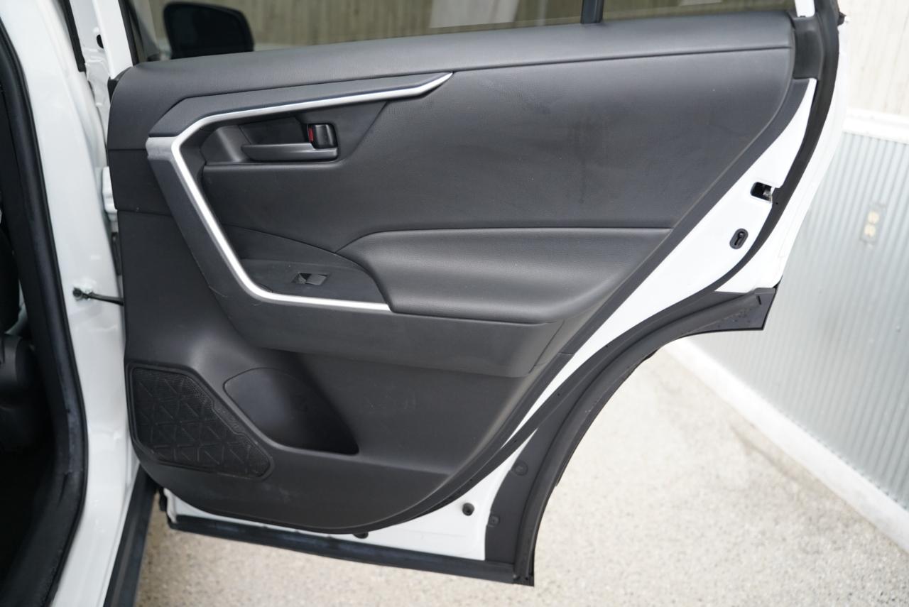 Toyota RAV4 Hybrid LE AWD (Natl) 2021