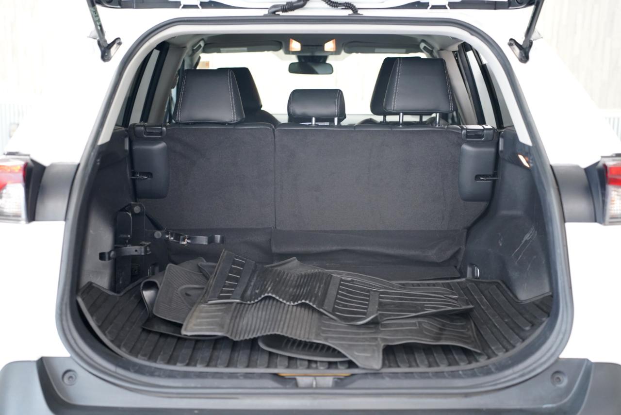 Toyota RAV4 Hybrid LE AWD (Natl) 2021