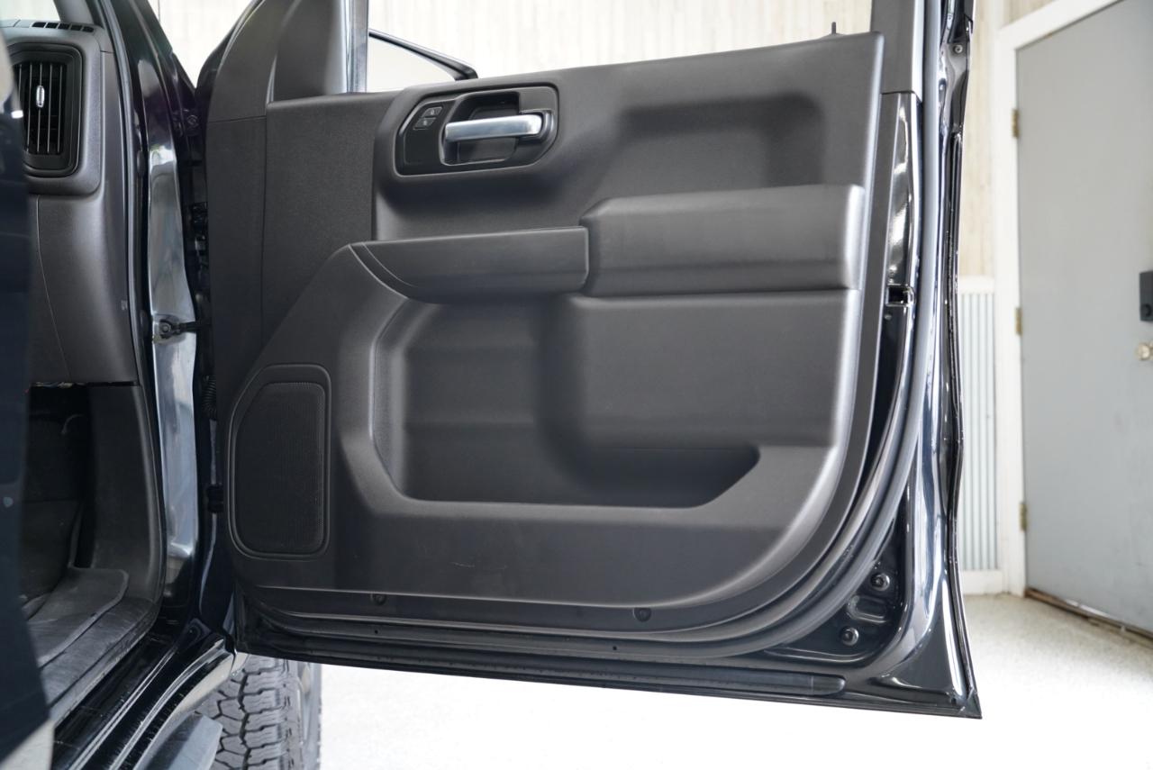 Chevrolet Silverado 1500 4WD Crew Cab 147" Custom 2021
