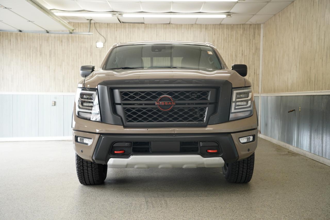 Nissan Titan 4x4 Crew Cab PRO-4X 2023