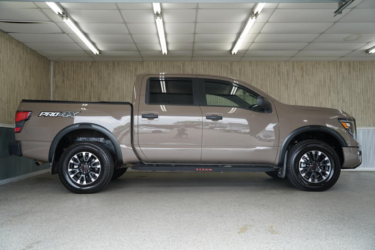 Nissan Titan 4x4 Crew Cab PRO-4X 2023