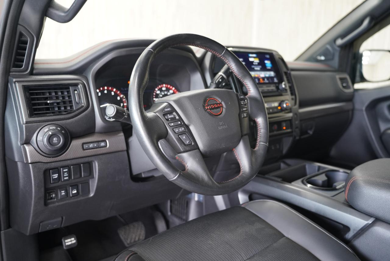 Nissan Titan 4x4 Crew Cab PRO-4X 2023