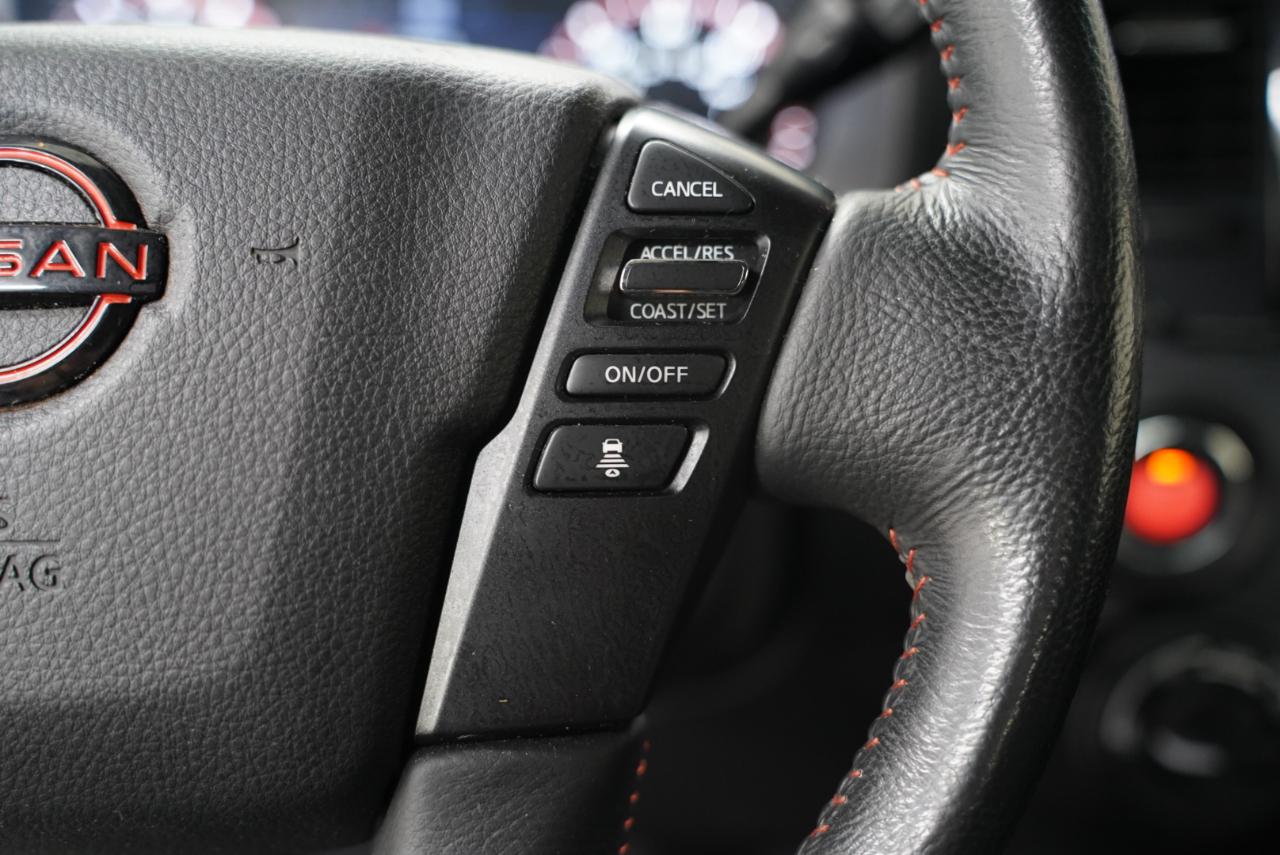 Nissan Titan 4x4 Crew Cab PRO-4X 2023