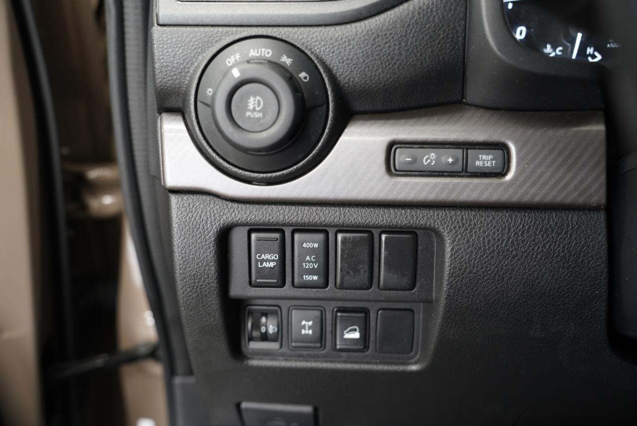 Nissan Titan 4x4 Crew Cab PRO-4X 2023