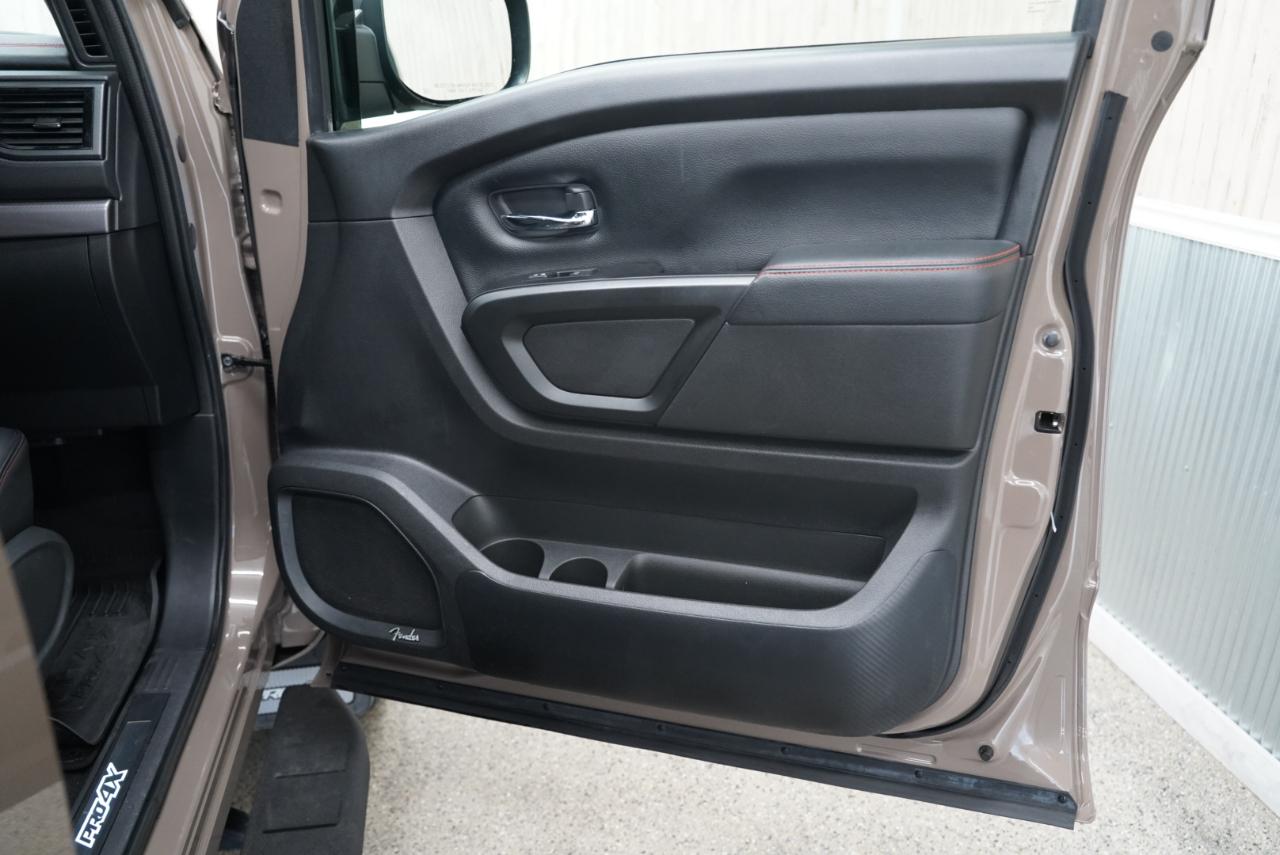 Nissan Titan 4x4 Crew Cab PRO-4X 2023