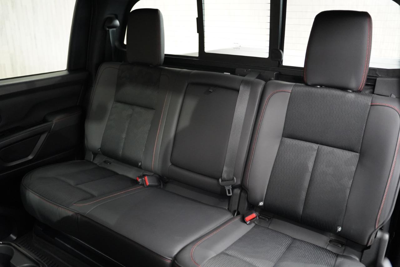 Nissan Titan 4x4 Crew Cab PRO-4X 2023