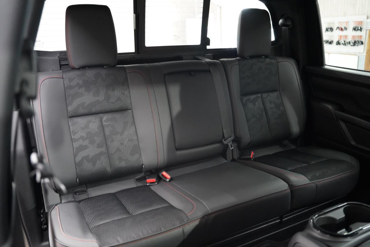 Nissan Titan 4x4 Crew Cab PRO-4X 2023