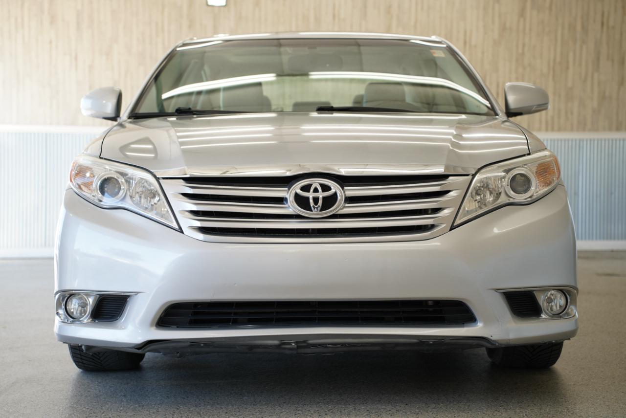 Toyota Avalon Limited 2012