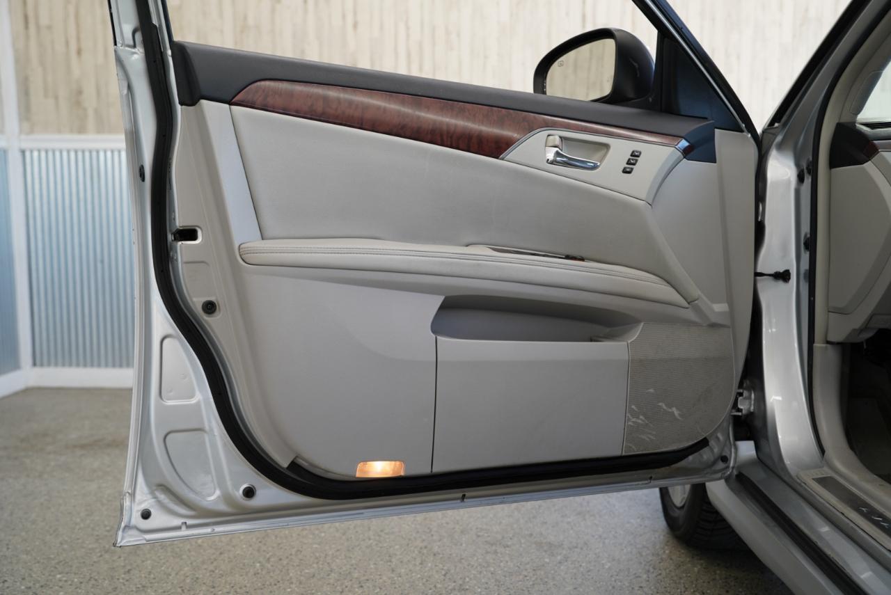 Toyota Avalon Limited 2012