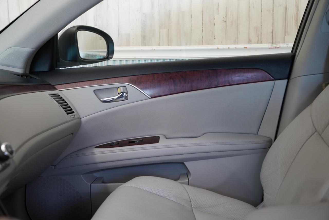 Toyota Avalon Limited 2012