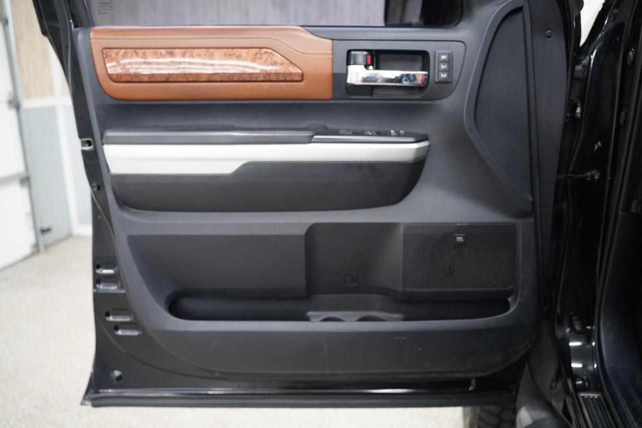 Toyota Tundra 4WD Truck  2014
