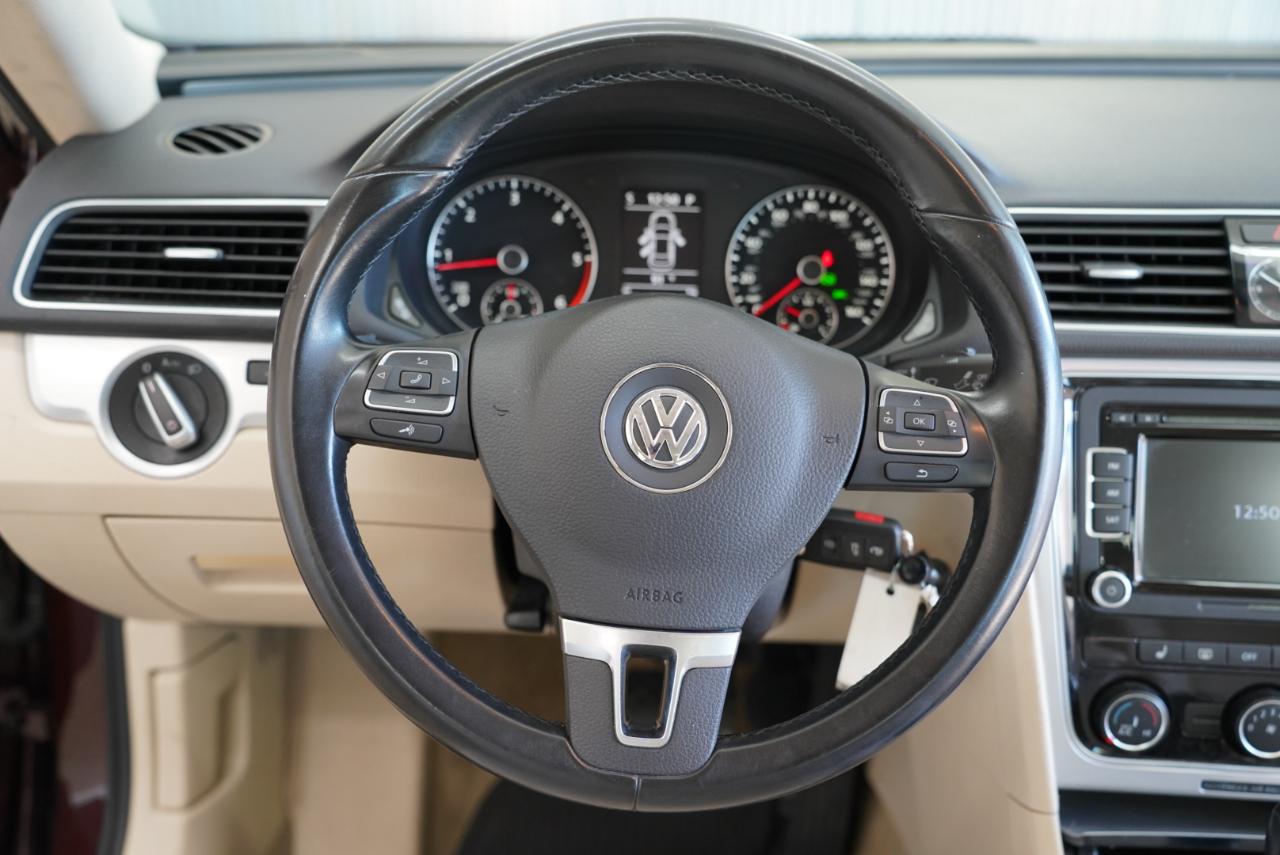 Volkswagen Passat 4dr Sdn 2.0L Manual TDI SE 2013