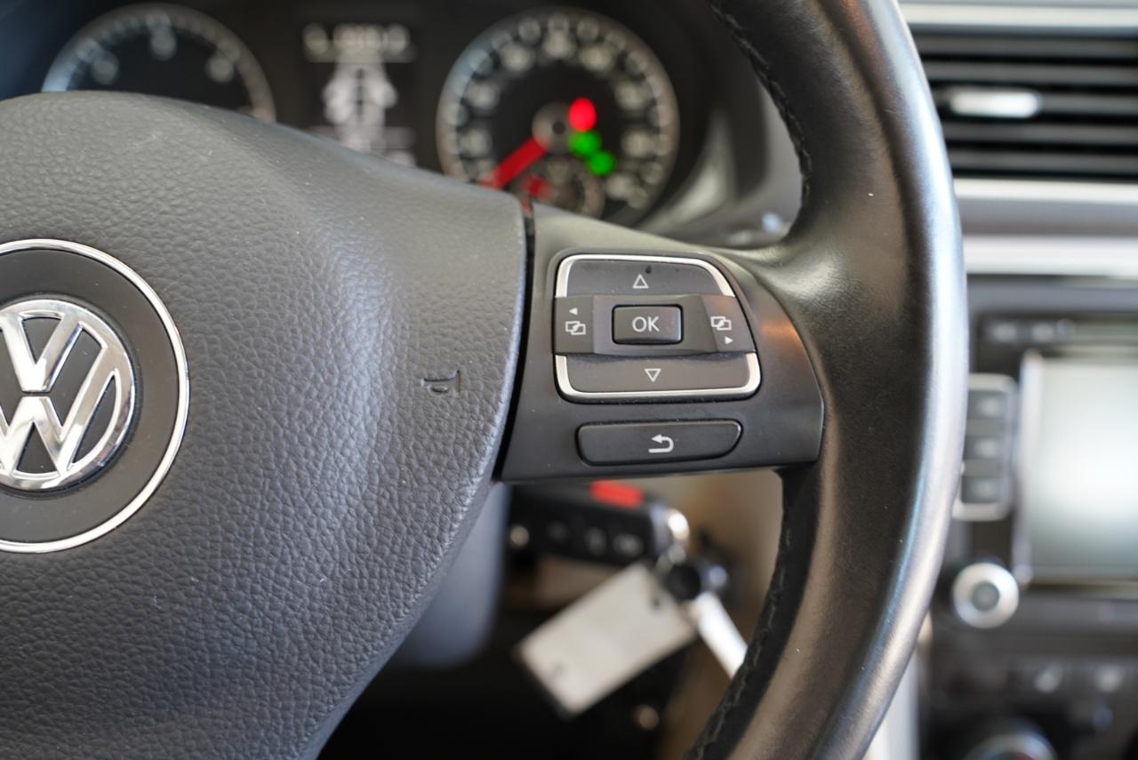 Volkswagen Passat 4dr Sdn 2.0L Manual TDI SE 2013