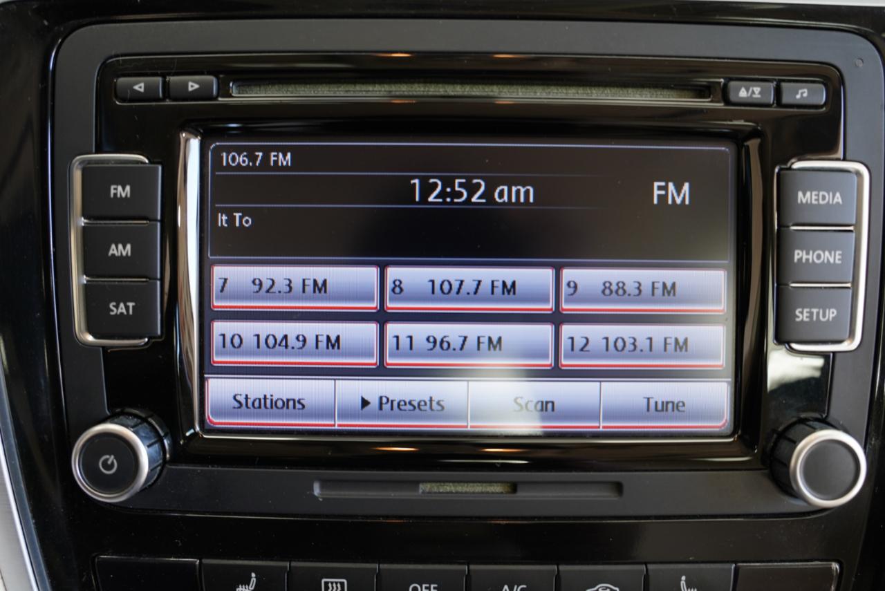 Volkswagen Passat 4dr Sdn 2.0L Manual TDI SE 2013