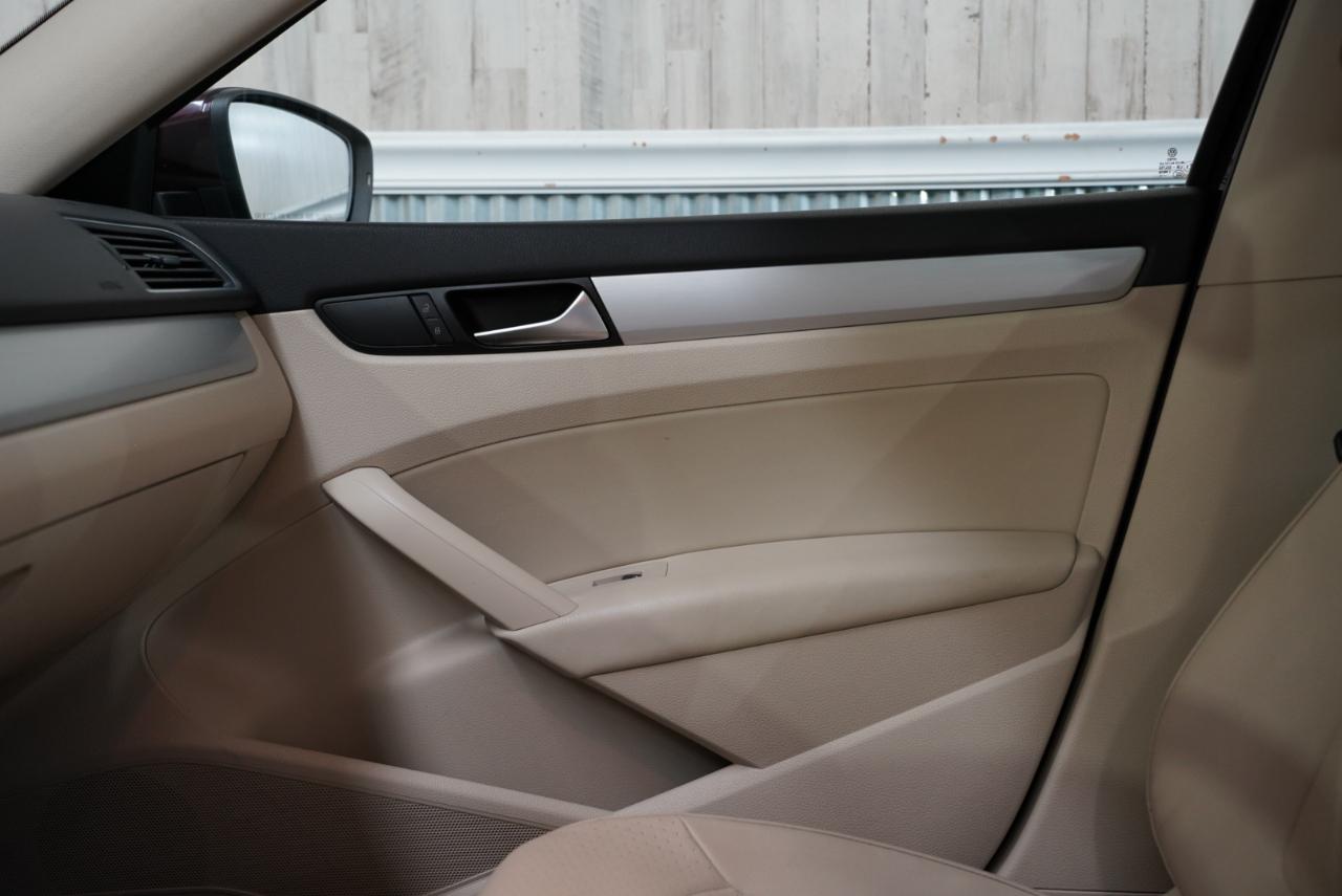 Volkswagen Passat 4dr Sdn 2.0L Manual TDI SE 2013