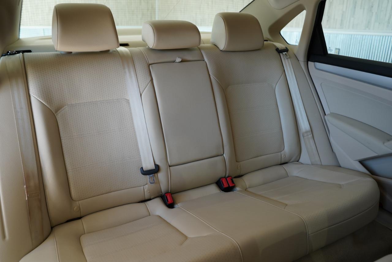 Volkswagen Passat 4dr Sdn 2.0L Manual TDI SE 2013