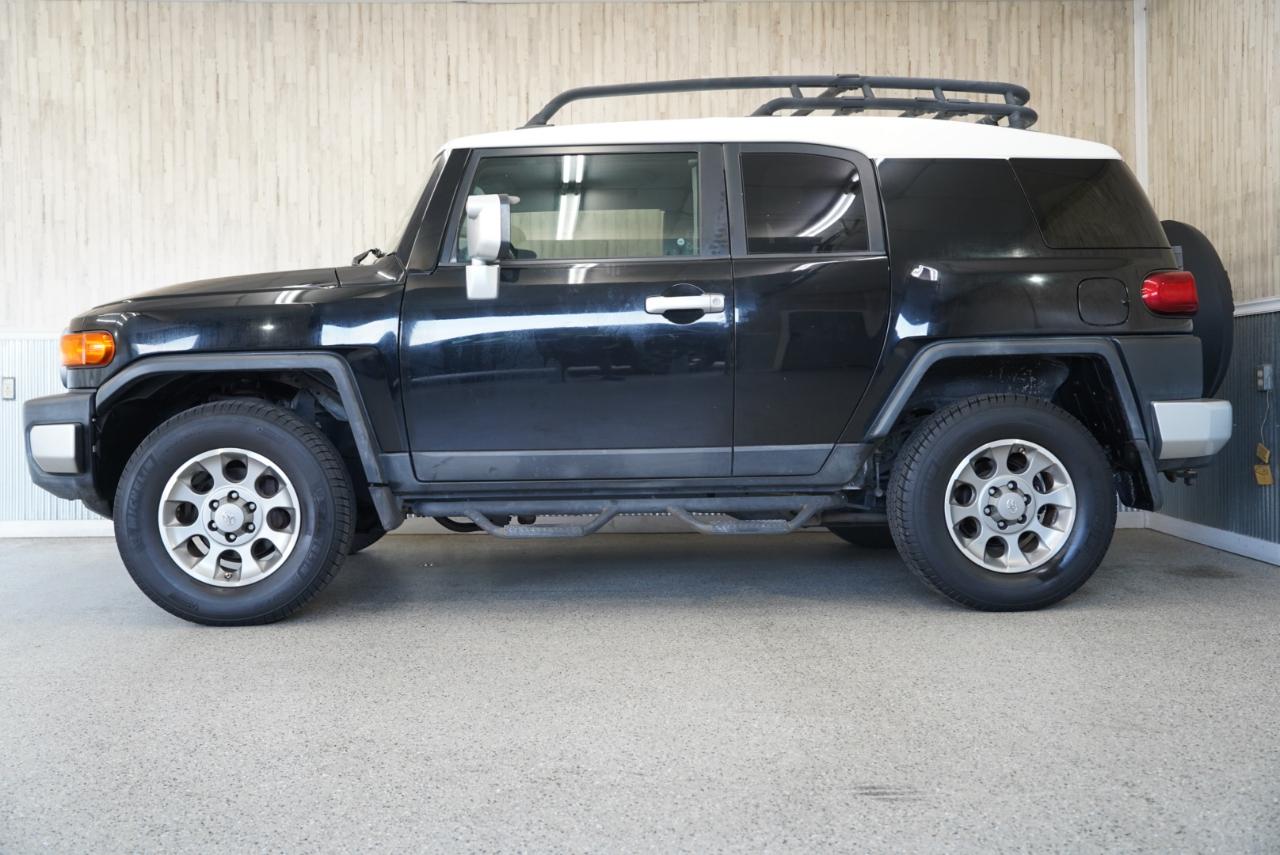 Toyota FJ Cruiser  2012
