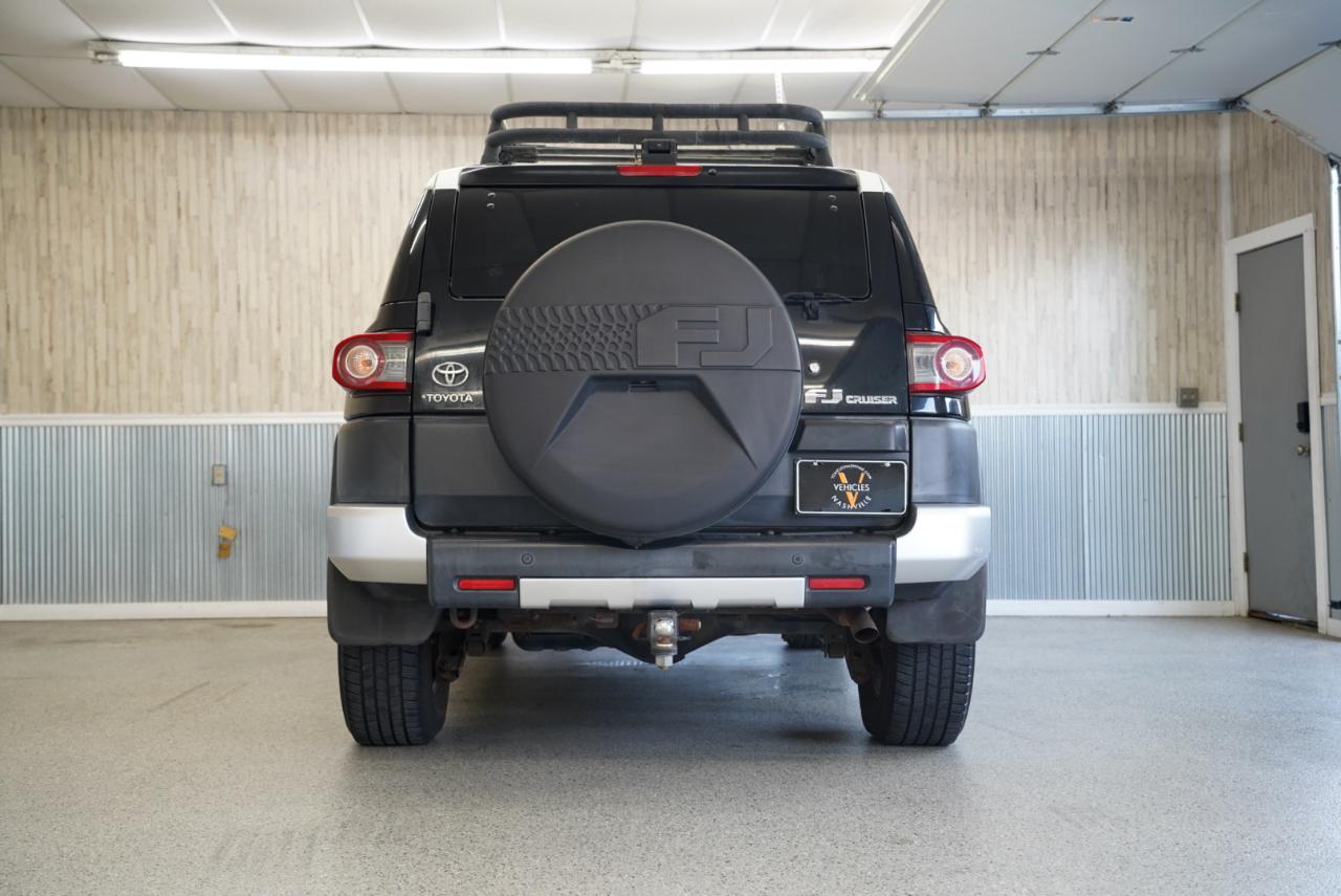Toyota FJ Cruiser  2012