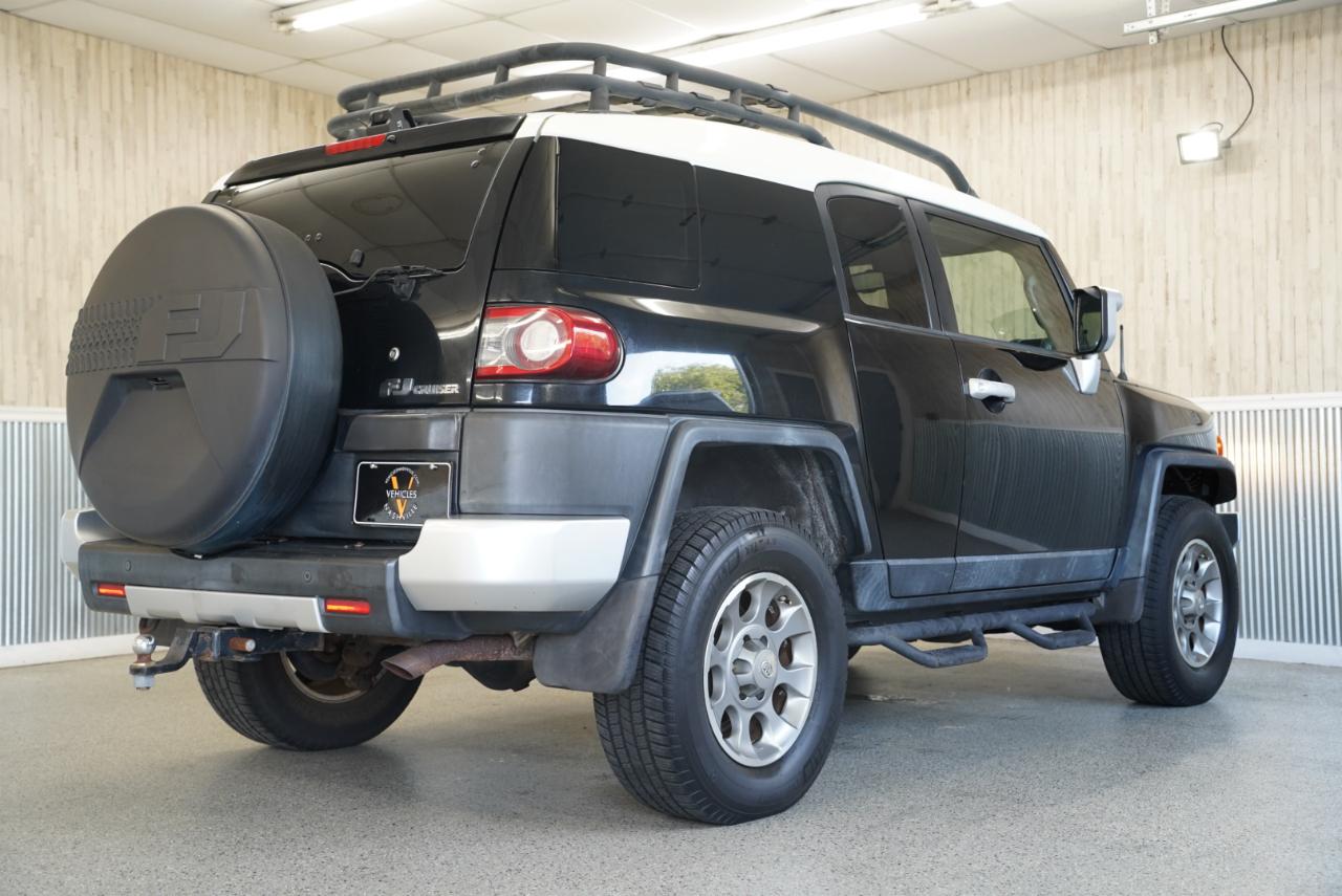 Toyota FJ Cruiser  2012