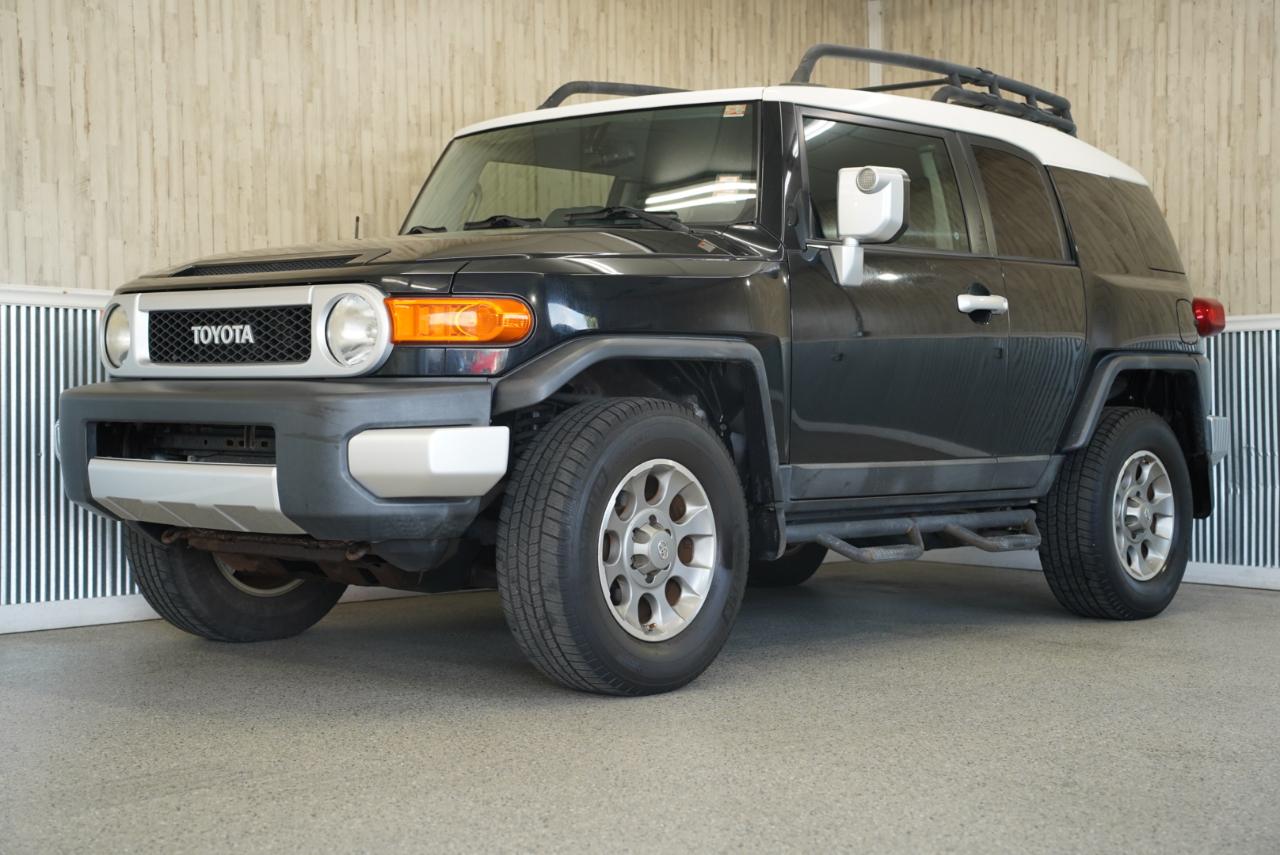 Toyota FJ Cruiser  2012