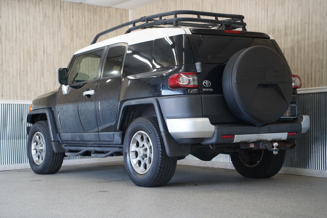 Toyota FJ Cruiser  2012
