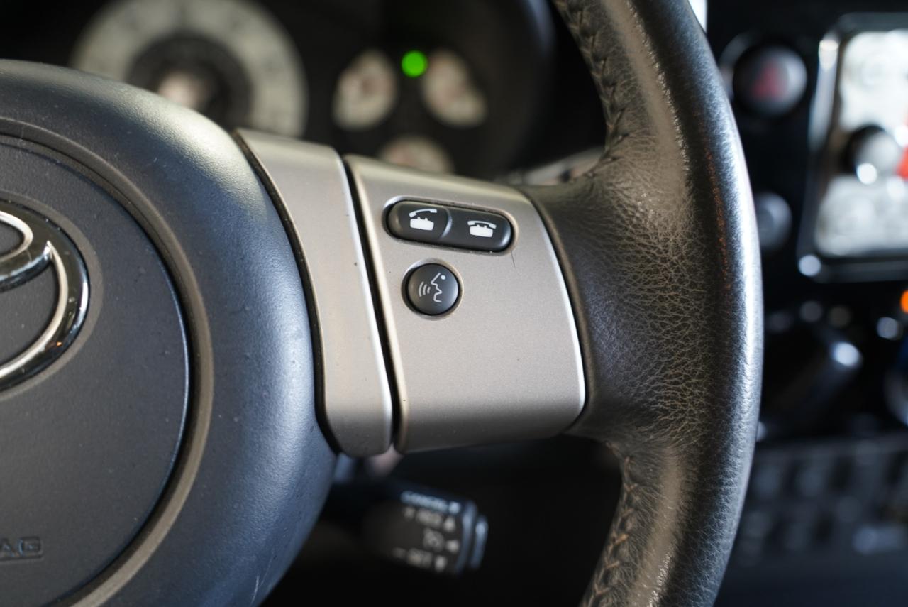 Toyota FJ Cruiser  2012