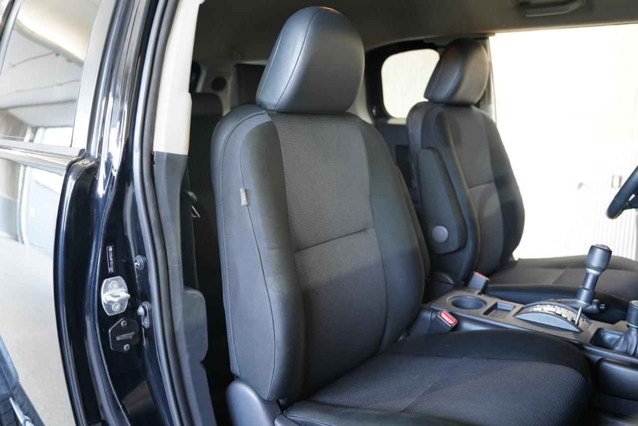Toyota FJ Cruiser  2012