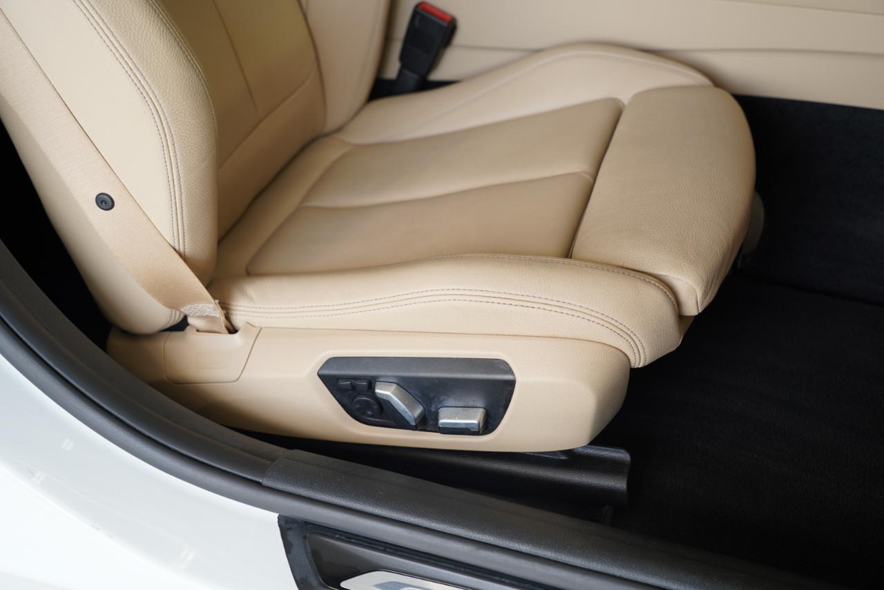 BMW 3 Series 330i Sedan 2018