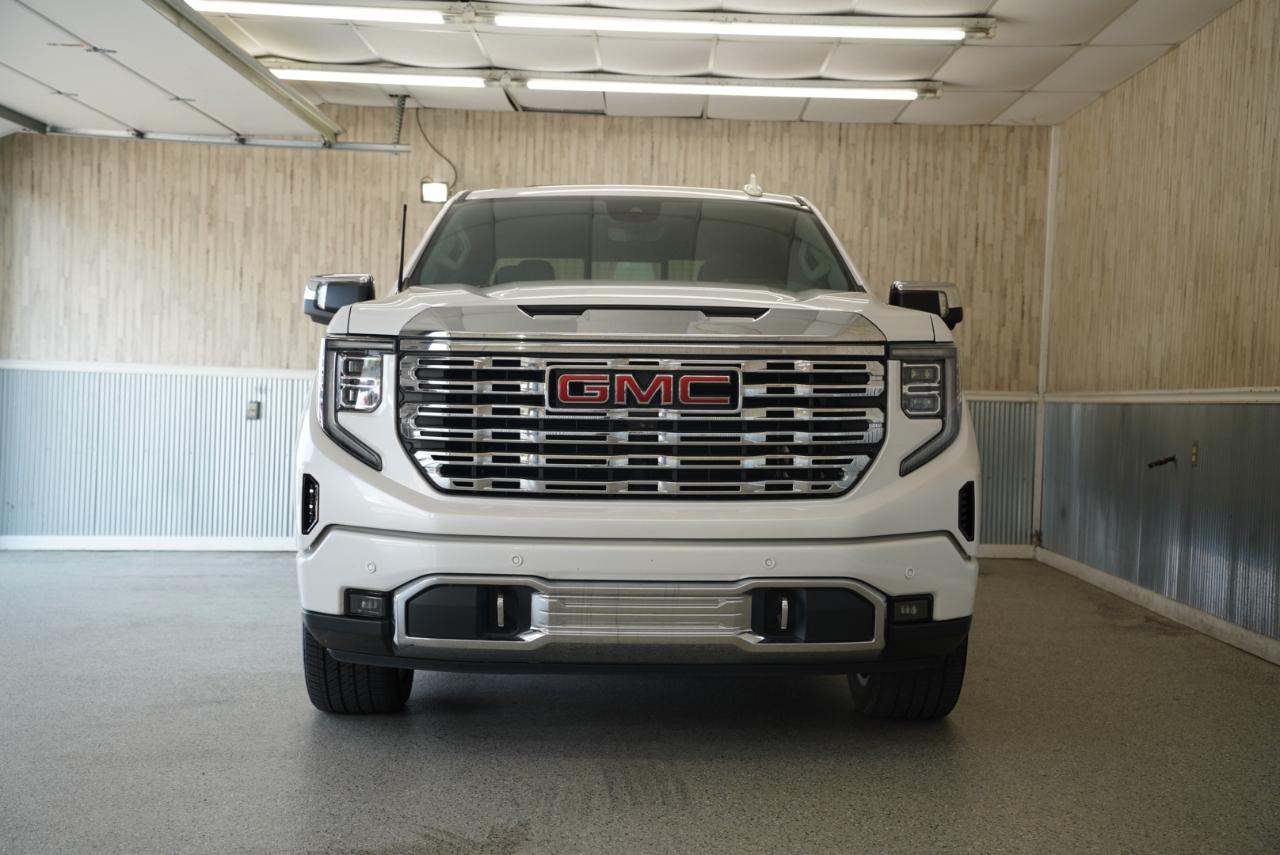 GMC Sierra 1500 4WD Crew Cab 147" Denali 2023