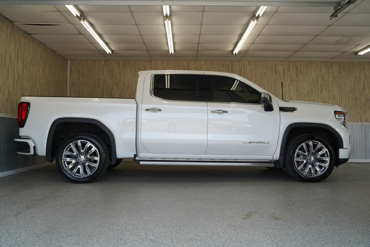 GMC Sierra 1500 4WD Crew Cab 147" Denali 2023