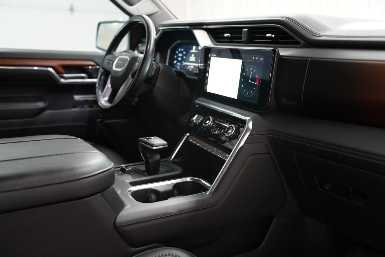 GMC Sierra 1500 4WD Crew Cab 147" Denali 2023